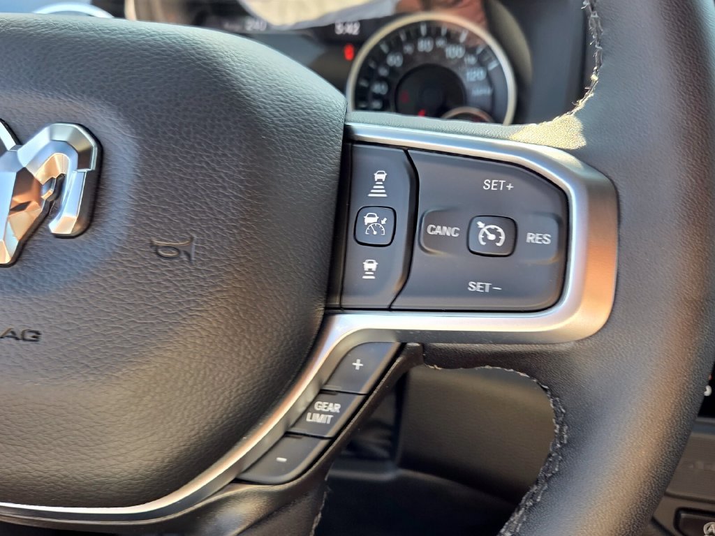 Used 2025 RAM 1500 Big Horn RWD image 27