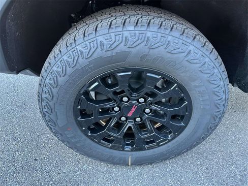 New 2026 GMC Canyon Elevation w/ Convenience Package image 9