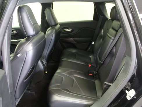 Used 2019 Jeep Cherokee Limited AWD/4WD image 23