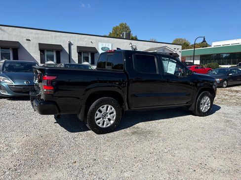Used 2022 Nissan Frontier SV AWD/4WD image 8