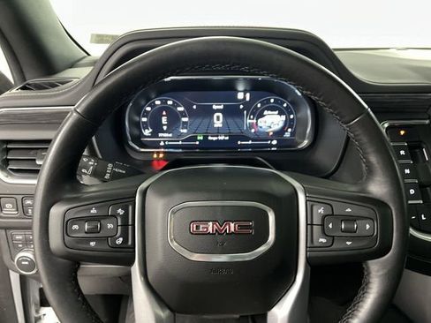 Certified 2022 GMC Yukon SLT w/ SLT Premium Package AWD/4WD image 11