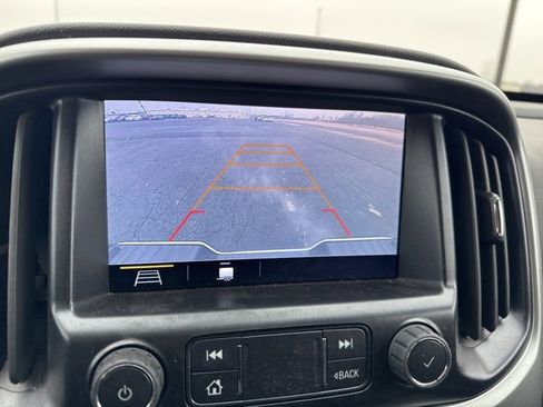 Used 2022 Chevrolet Colorado LT w/ LT Convenience Package image 11