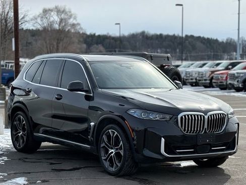 Used 2025 BMW X5 xDrive40i w/ Premium Enhanced Package image 41