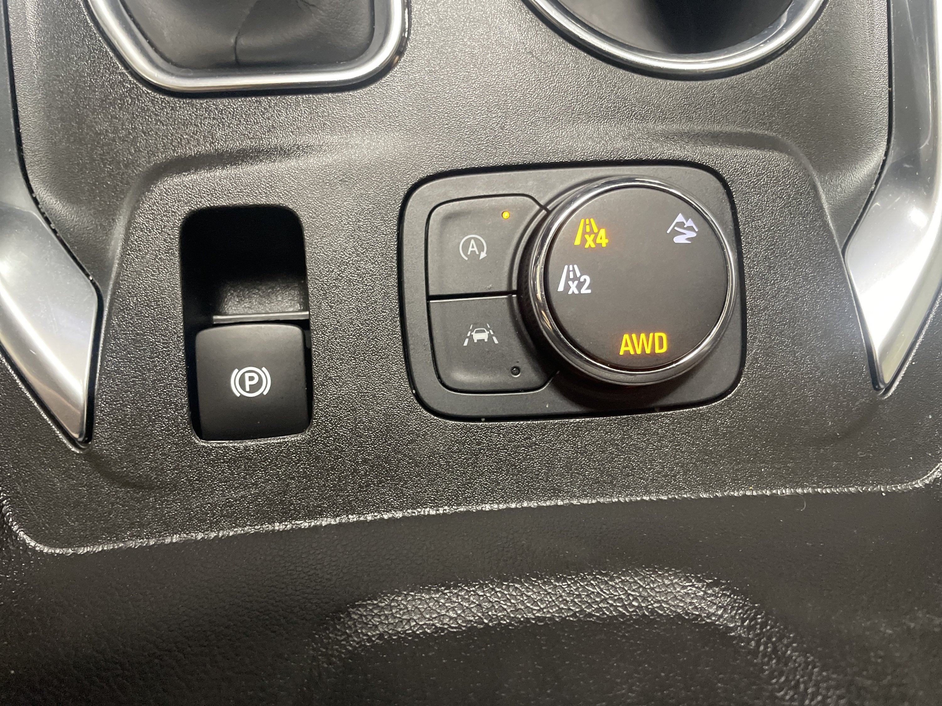 Used 2023 Chevrolet Traverse LT AWD/4WD image 22