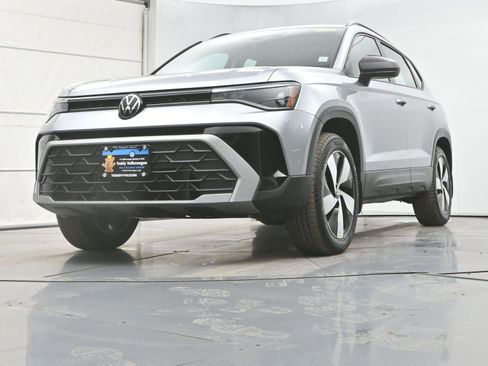 Certified 2025 Volkswagen Taos S w/ Taos Adventure Package (SXB) image 26