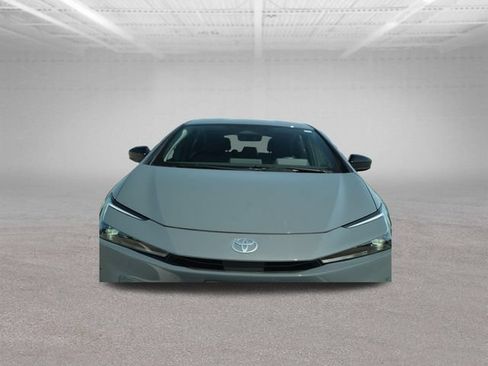 Used 2025 Toyota Prius Plug-In Hybrid FWD image 40