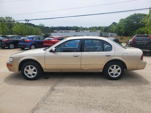 Used 1998 Nissan Maxima GLE image 12