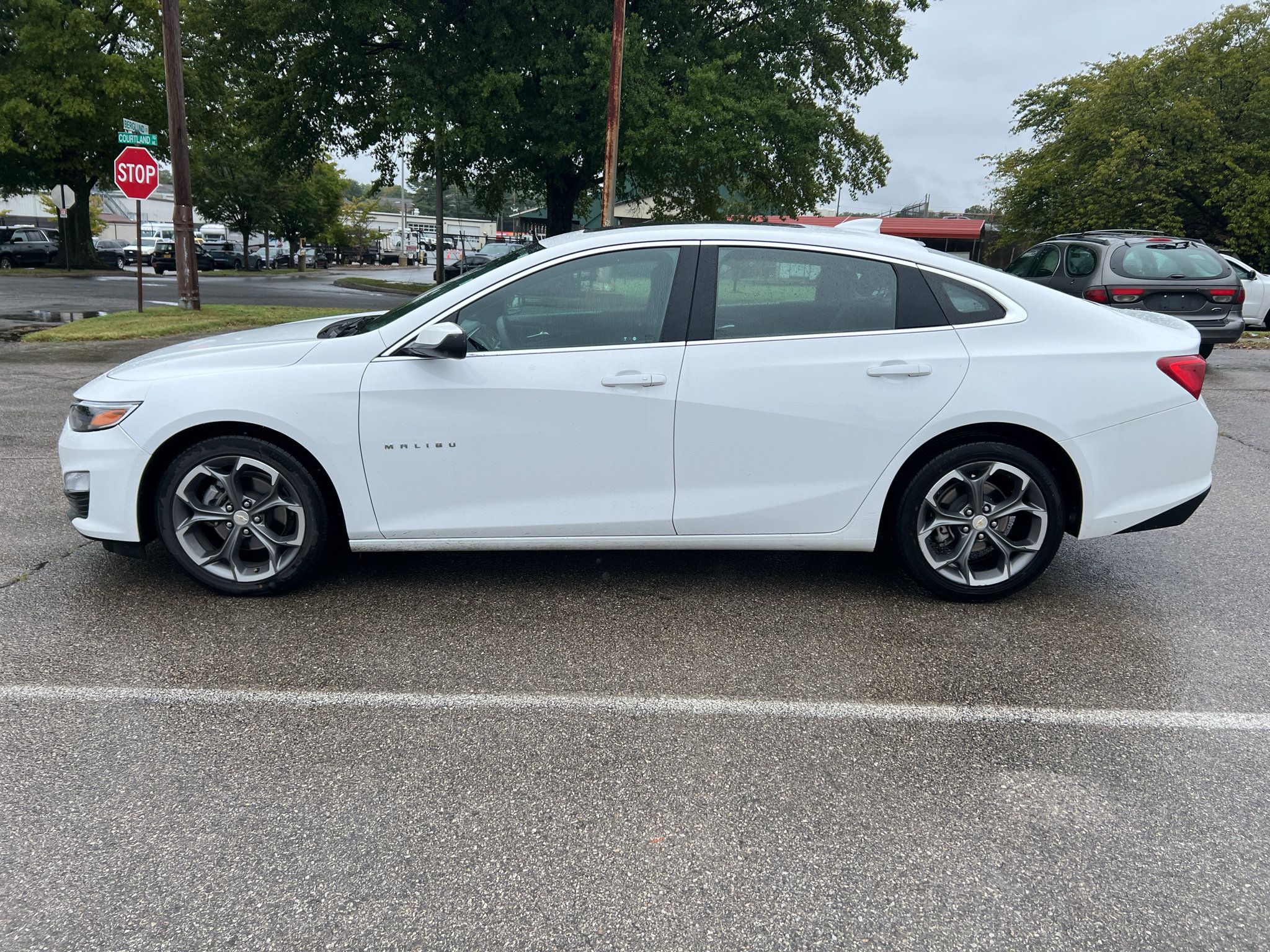 Used 2024 Chevrolet Malibu LT FWD image 6