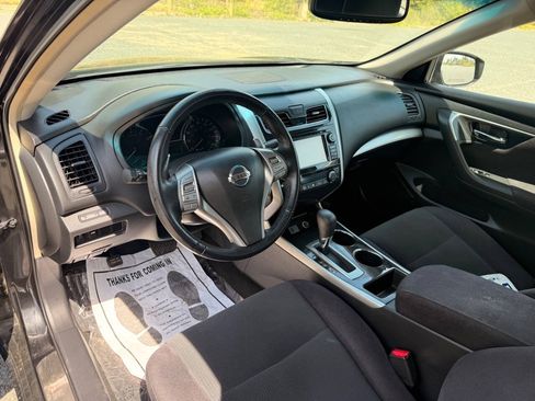 Used 2013 Nissan Altima 3.5 SV w/ Navigation Pkg FWD image 11