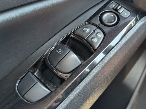 Used 2025 Nissan Altima 2.5 SR FWD image 21