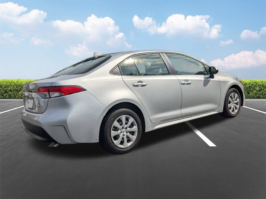 Certified 2025 Toyota Corolla LE FWD image 2