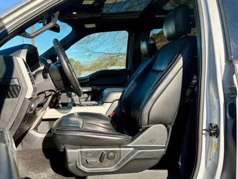 Used 2019 Ford F150 Lariat image 9