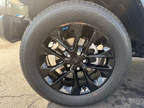 Used 2023 Jeep Wrangler Unlimited Sahara image 9