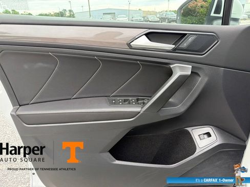 Used 2024 Volkswagen Tiguan SE FWD image 18