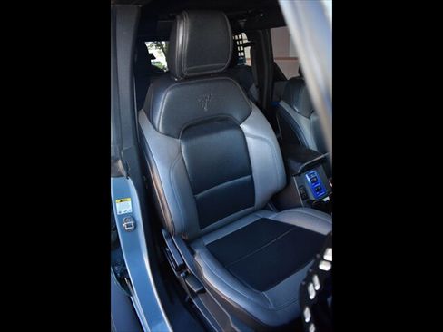 Used 2021 Ford Bronco Black Diamond image 40