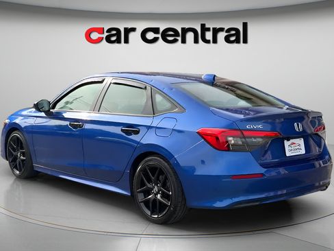 Used 2024 Honda Civic Sport image 3
