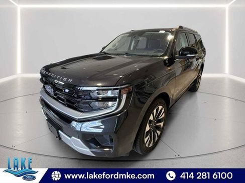 Certified 2025 Ford Expedition Platinum w/ Driver's Package AWD/4WD image 3