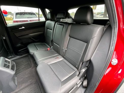 Certified 2022 Volkswagen Atlas Cross Sport SE w/ Black Wheel Package image 20