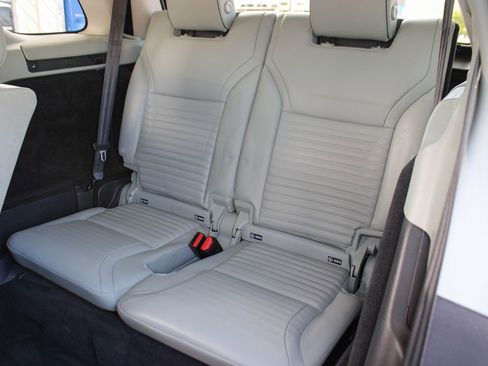 Used 2019 Land Rover Discovery HSE Luxury AWD/4WD image 19