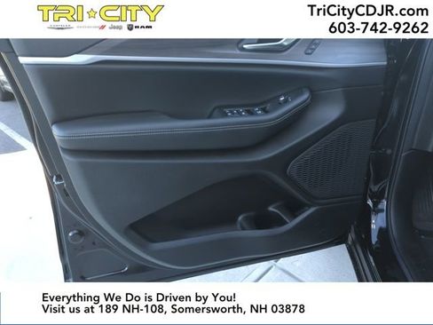 New 2025 Jeep Grand Cherokee Limited image 8