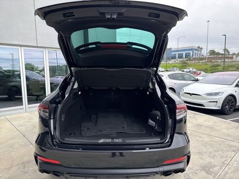 Certified 2022 Maserati Levante Modena image 10