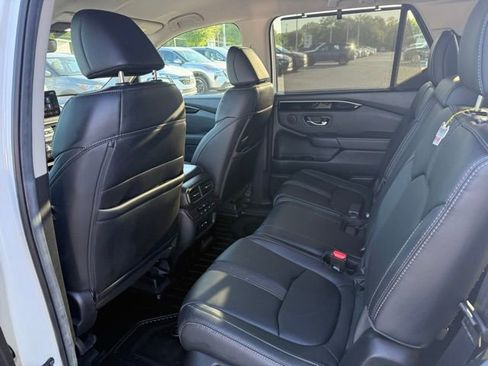Used 2025 Honda Pilot EX-L image 24