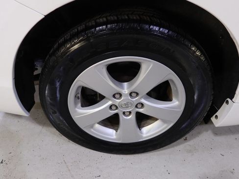 Used 2015 Toyota Sienna LE image 34