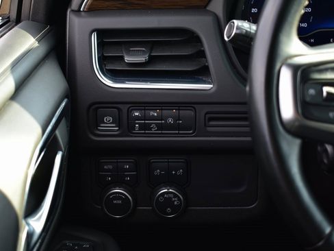 Used 2023 Chevrolet Suburban Premier image 41