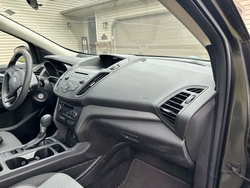 Used 2017 Ford Escape SE image 8