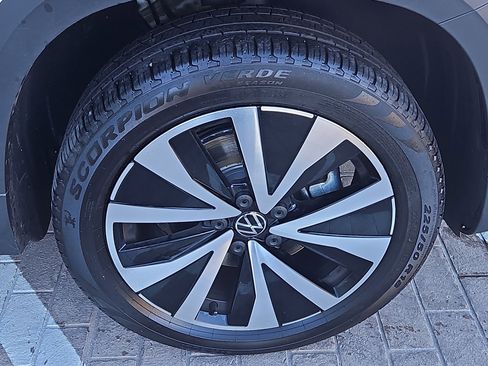 Certified 2023 Volkswagen Taos SE w/ Panoramic Sunroof Package image 29