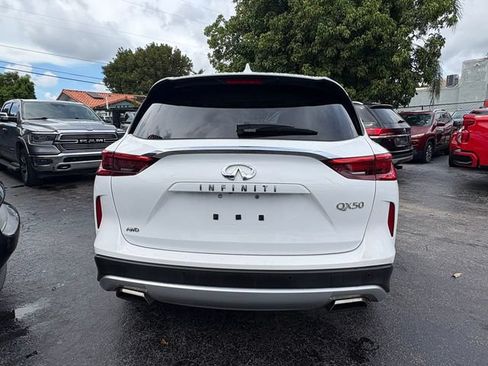Used 2019 INFINITI QX50 Essential w/ Premium Heat Package AWD/4WD image 8