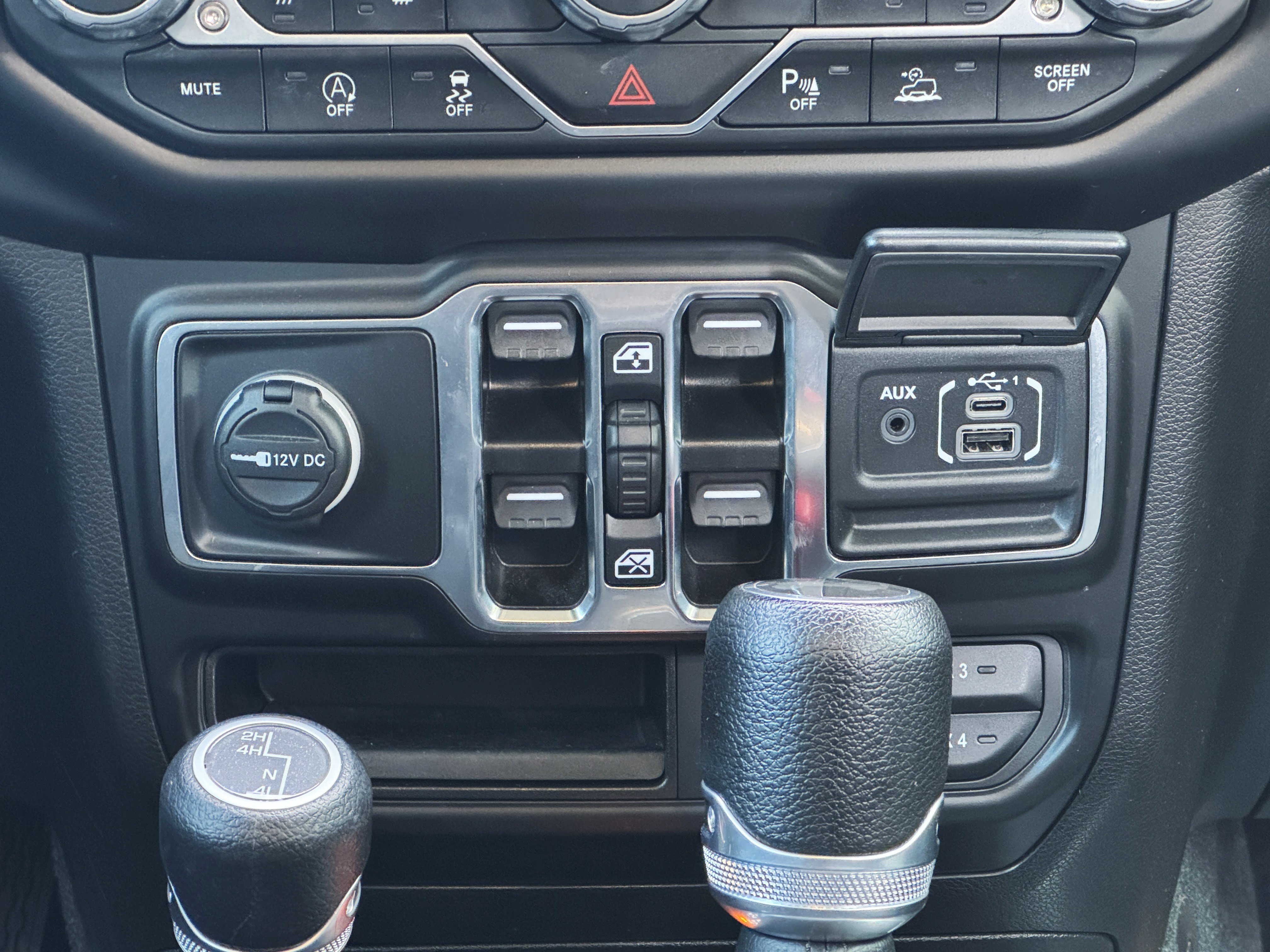 Used 2022 Jeep Wrangler Unlimited Sport AWD/4WD image 13