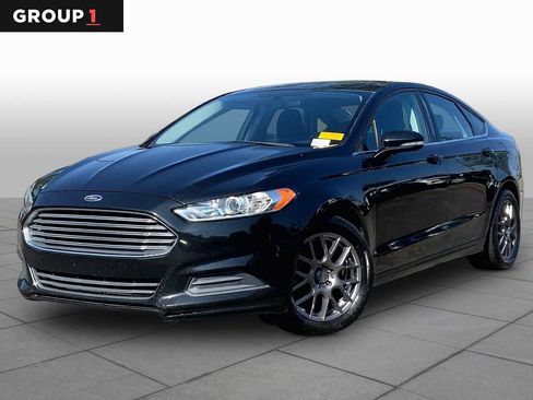 Used 2013 Ford Fusion SE FWD image 1