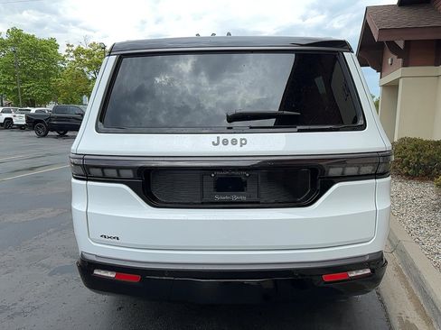 New 2026 Jeep Grand Wagoneer 4WD image 16