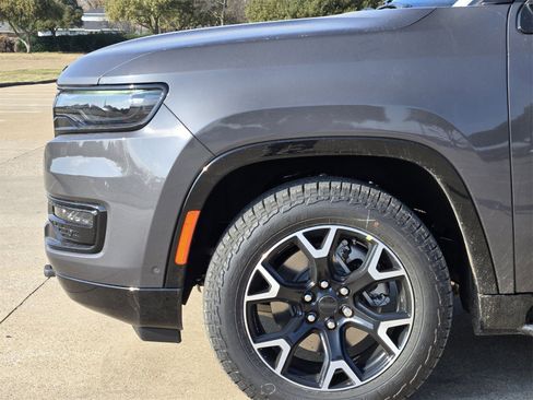 New 2025 Jeep Wagoneer Series II image 9