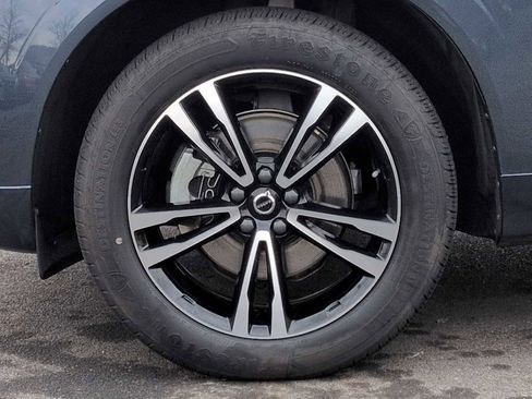 Used 2021 Volvo XC60 T5 Momentum w/ Advanced Package image 14