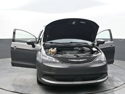 Used 2023 Chrysler Voyager LX FWD image 60