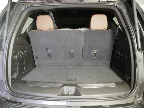 Used 2021 Chevrolet Tahoe High Country w/ Premium Package AWD/4WD image 15
