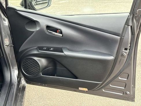 Used 2018 Toyota Prius Four Touring image 8