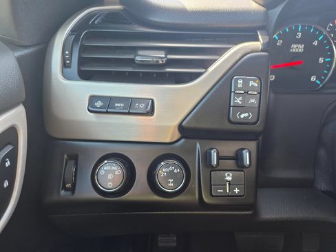 Used 2019 GMC Yukon Denali w/ Denali Ultimate Package AWD/4WD image 27