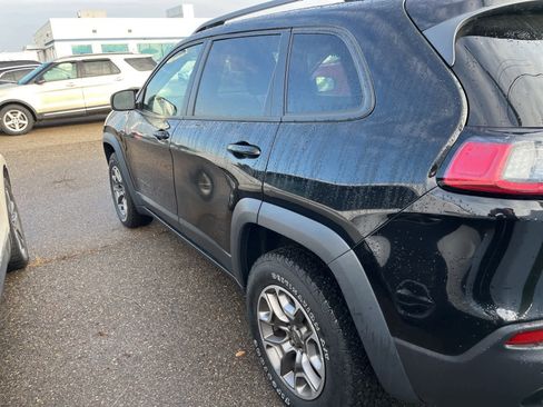 Used 2020 Jeep Cherokee Trailhawk w/ Cold Weather Group image 12