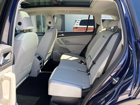Certified 2023 Volkswagen Tiguan SE w/ Panoramic Sunroof Package AWD/4WD image 14