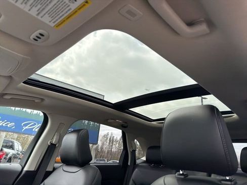 Used 2023 Ford Edge SEL w/ Convenience Package AWD/4WD image 11