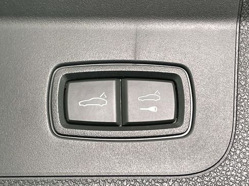 Certified 2022 Porsche Panamera 4 Platinum Edition image 21