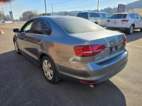 Used 2017 Volkswagen Jetta S image 5