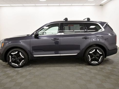 Certified 2025 Kia Telluride EX w/ EX Captain's Chair Package AWD/4WD image 4