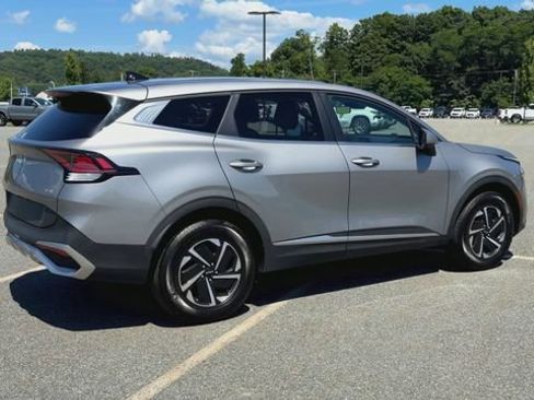 Used 2023 Kia Sportage LX AWD/4WD image 8