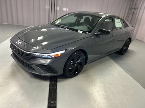New 2026 Hyundai Elantra SEL FWD image 3