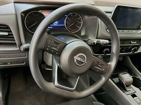 Used 2023 Nissan Rogue S AWD/4WD image 18