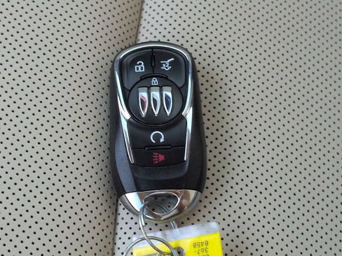 Used 2026 Buick Encore GX Avenir w/ Avenir Technology Package FWD image 29